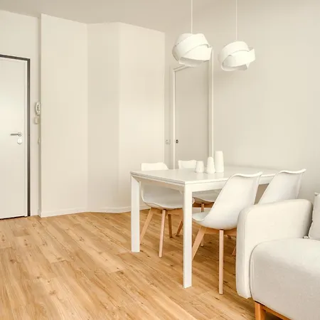 Hostmate - - Imperia - Romolo Iulm 아파트 *