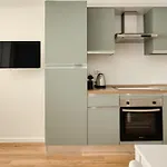 Apartman Hostmate - - Imperia - Romolo Iulm