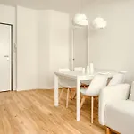 Hostmate - - Imperia - Romolo Iulm Apartman *
